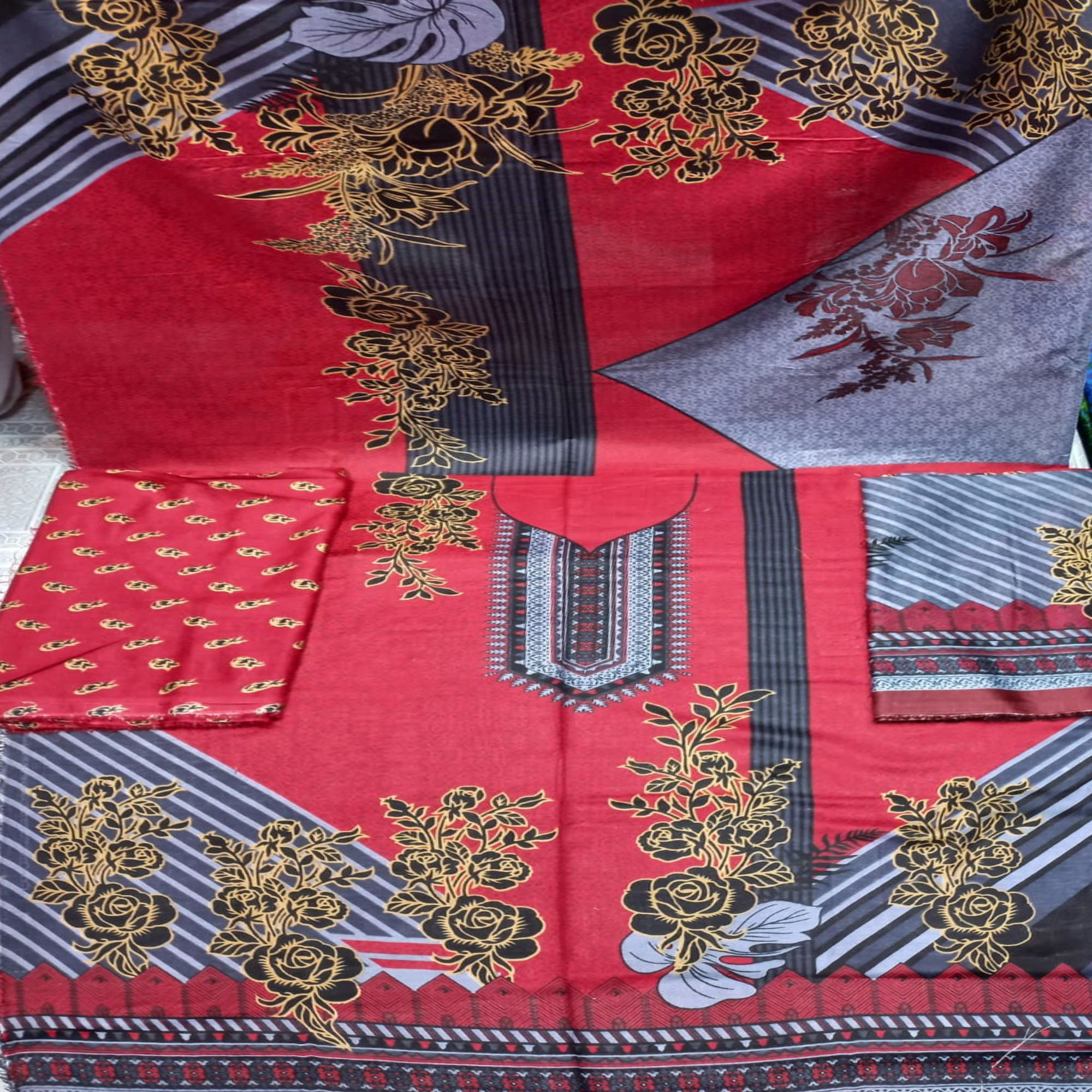 Fancy Printed Lawn Unstitched 3 Piece Suit Best for Girls & women - Art# SS - FPL - SL8000-05 - UF - Image 5